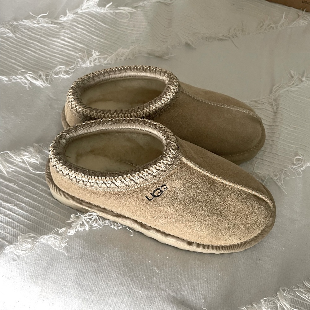 UGG Tasman suede slipper NIB